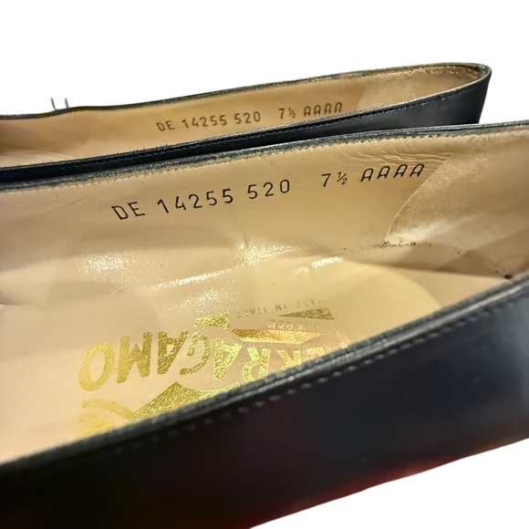 Vintage Salvatore Ferragamo Black Leather Women's Flats sz 7.5 AAAA - Picture 7 of 7